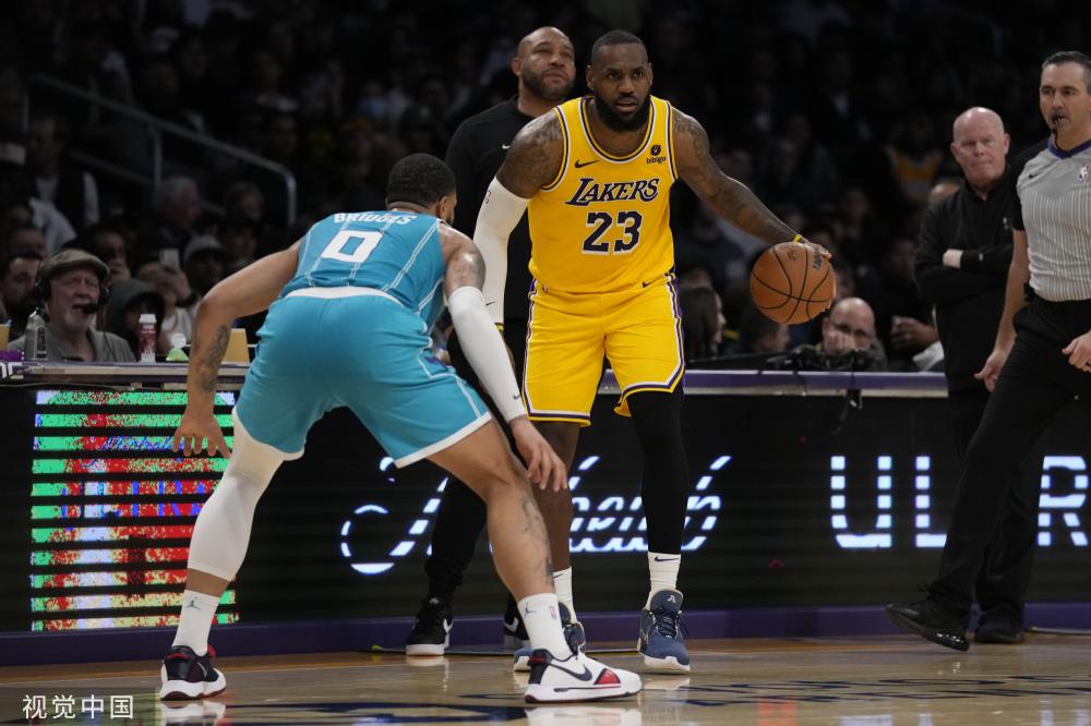 相比之下 相比之下