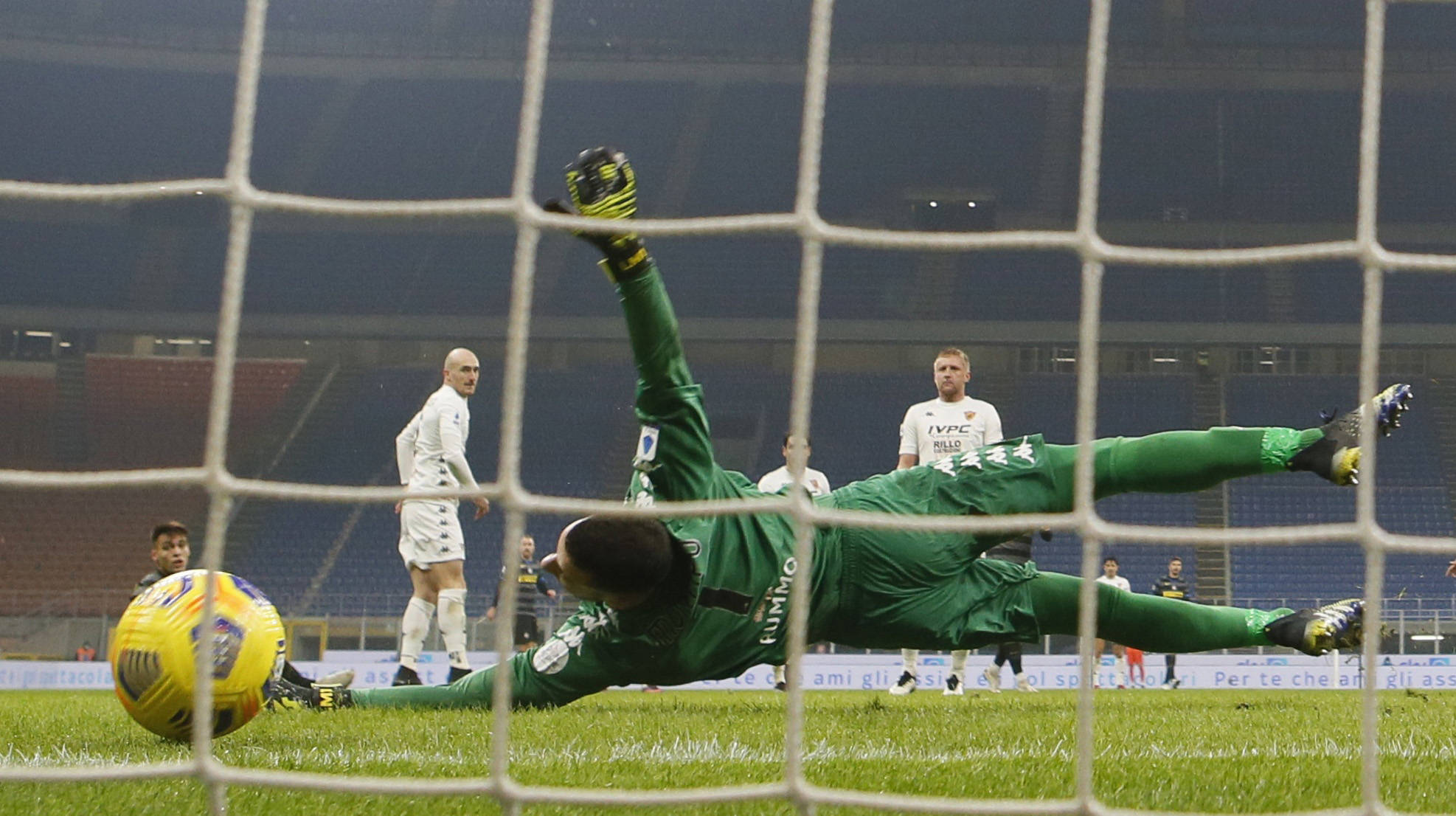 眈眈的背景 眈眈的背景