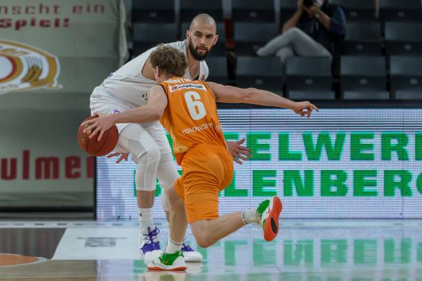 豪购背后的 豪购背后的